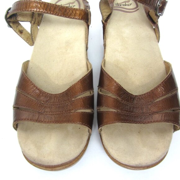 Dansko Serafina Sandals Size 39 8.5 9 Brown Crinkled Patent Leather Toffee - Picture 6 of 12